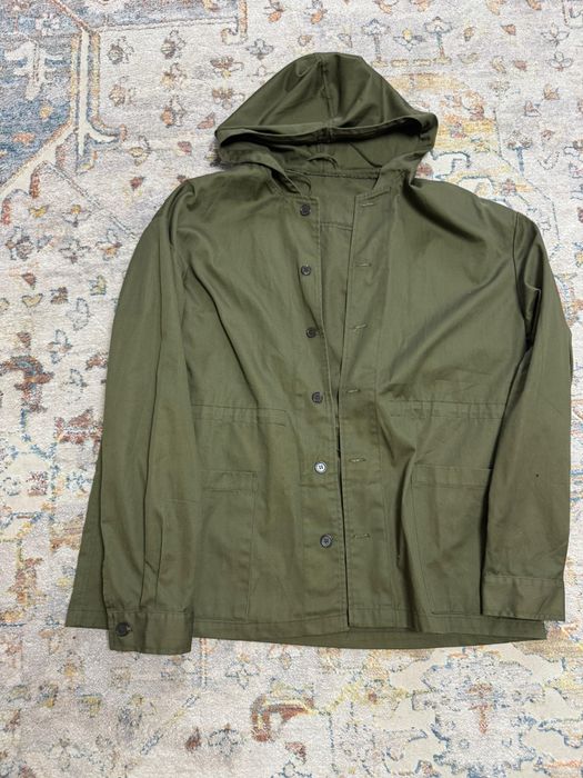 Темно зелёная мужская ветровка