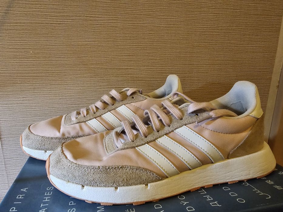 Дамски маратонки Adidas розови