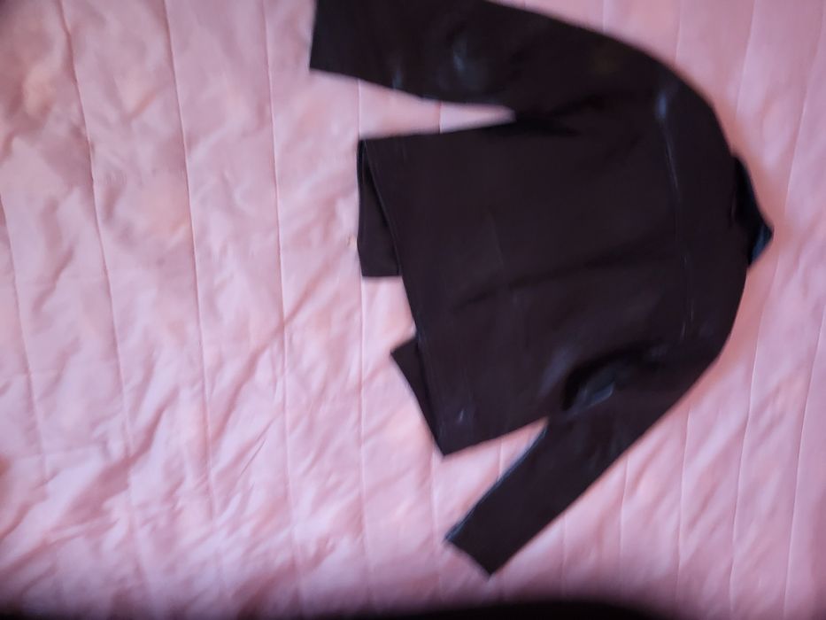 Кожено яке и панталон