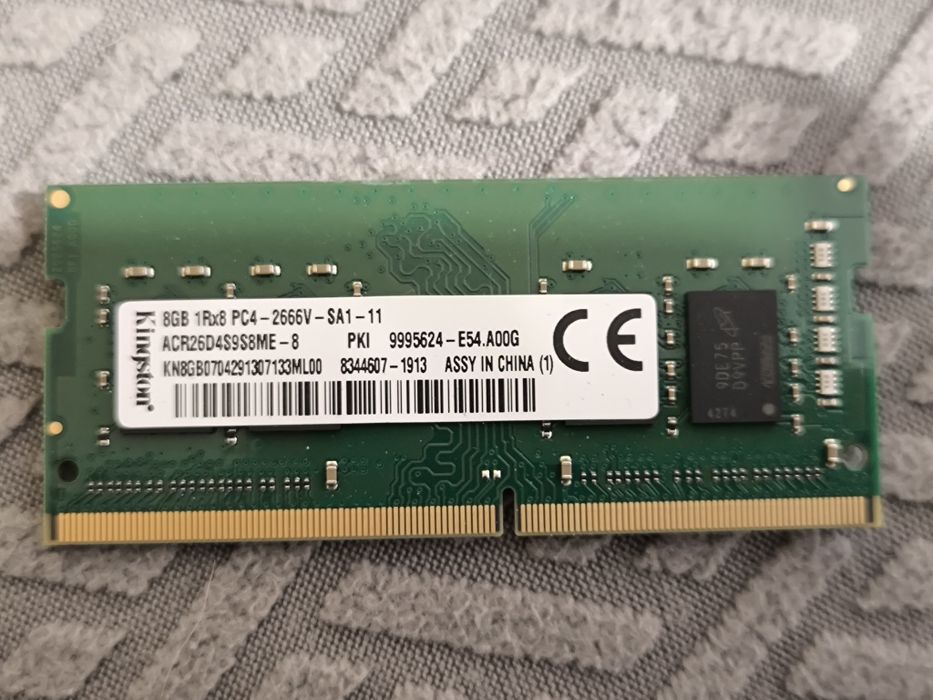 Продам ОЗУ 8 Гб ддр4 SODIMM