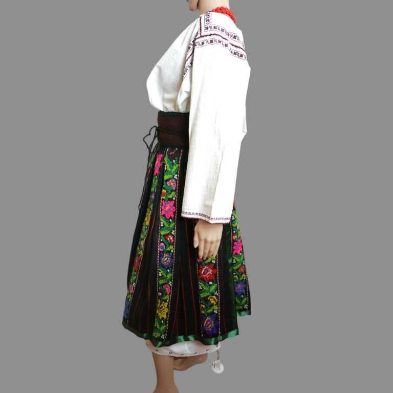 Costum popular din Oltenia , costum national autentic M-L