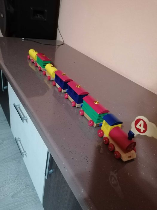 Vând trenuleț lemn