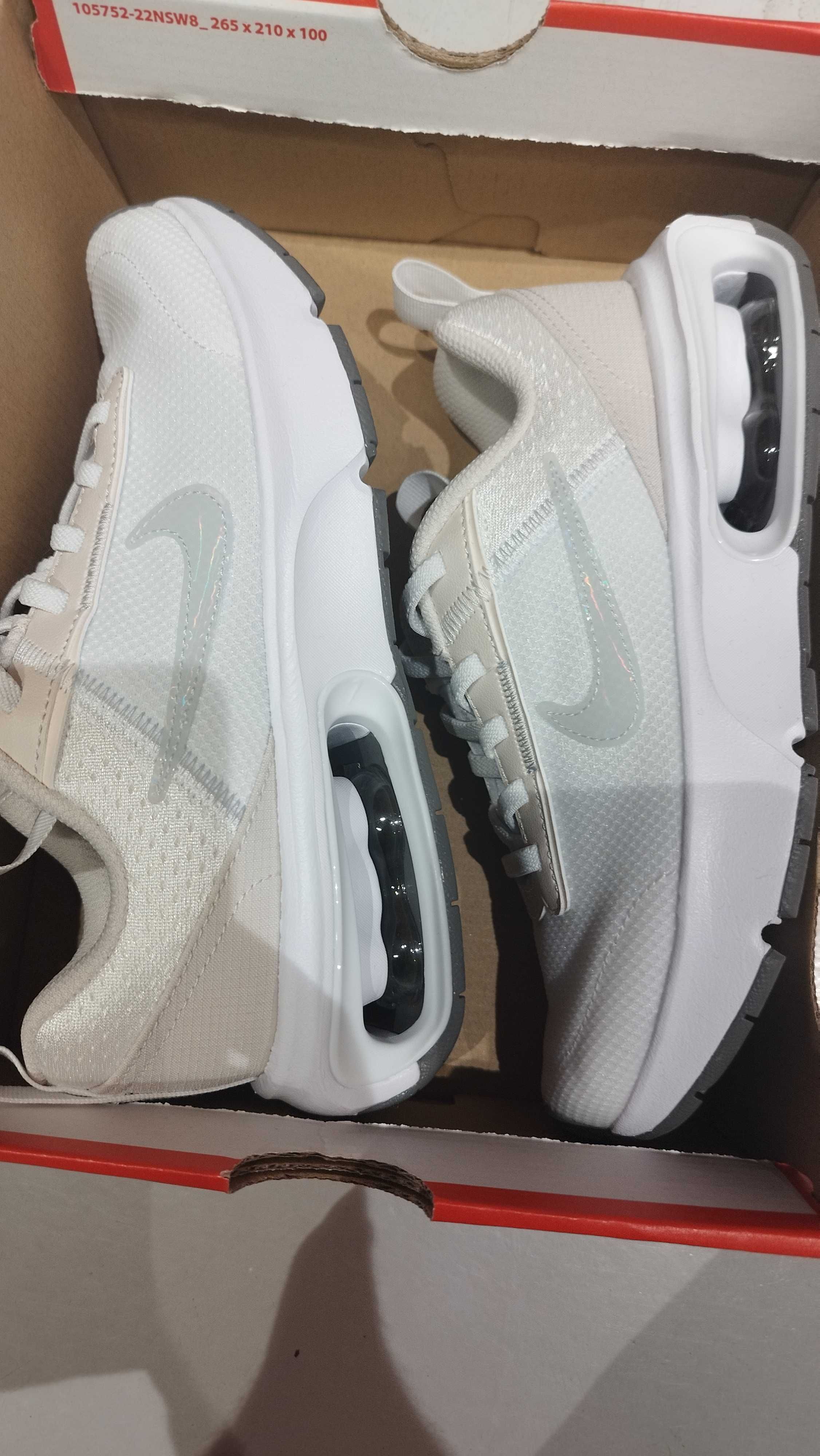 Нови оригинални маратонки NIKE номер 34