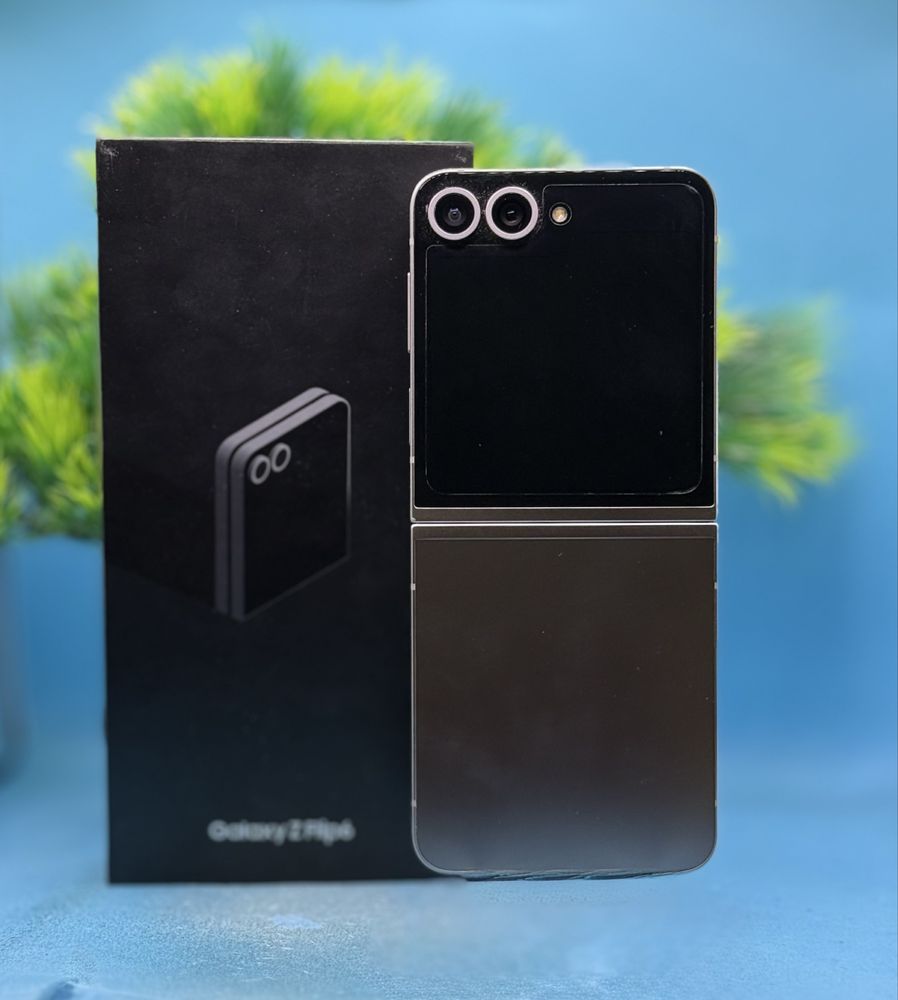 ГАРАНЦИОНЕН!!! Samsung Galaxy Z Flip6, 12GB RAM, 256GB, 5G, Silver