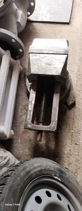 Тиски токарные совецкие