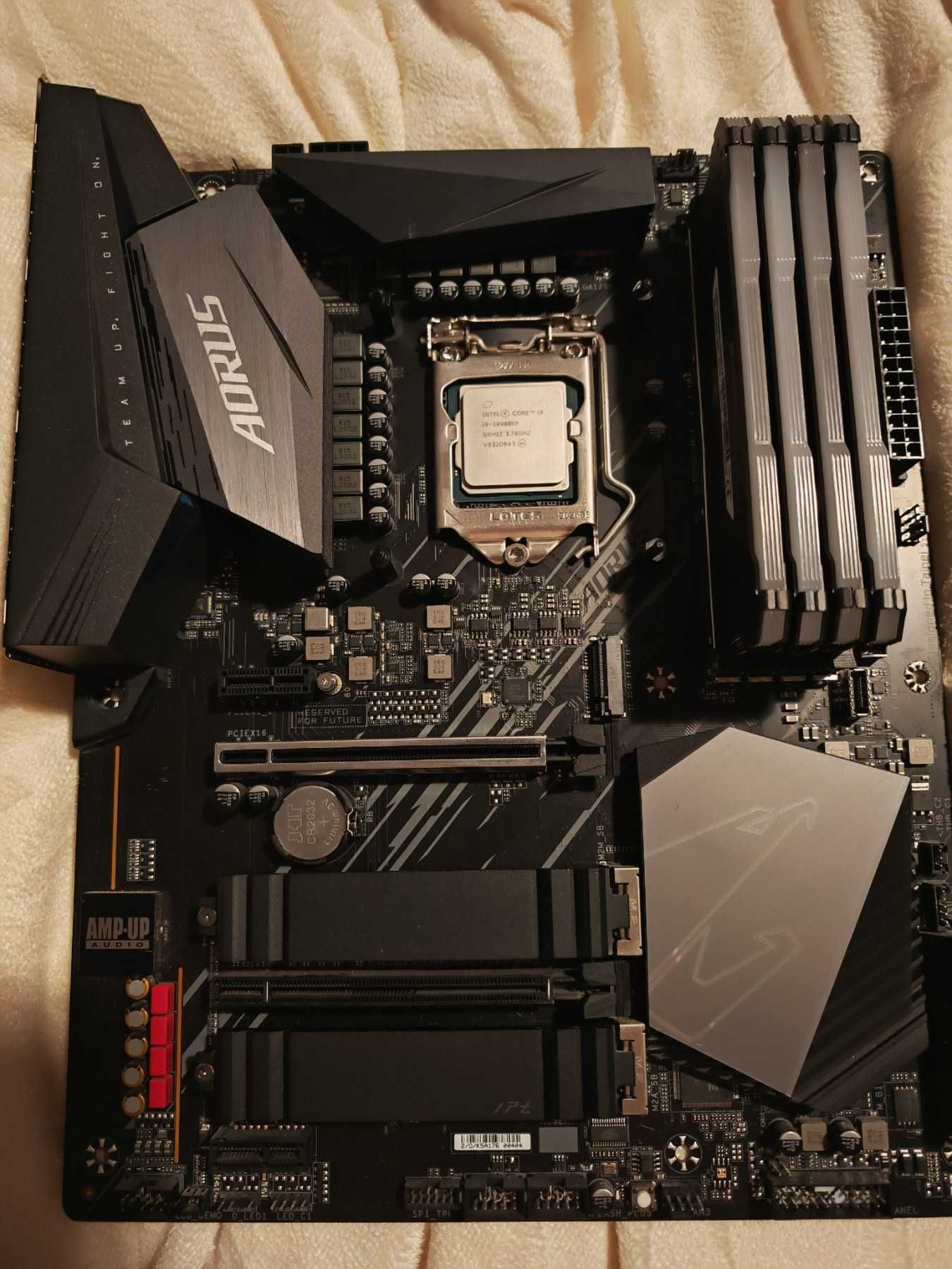 i9-10900KF, Gigabyte Z490 AORUS ELITE AC, Corsair 3200 4x8GB