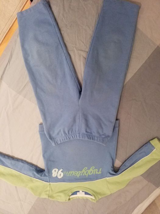 Trening bumbac 100% cu 2 pantaloni. Mărime 3 ani.
