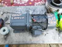 Motor electric 220/380 cu reductor