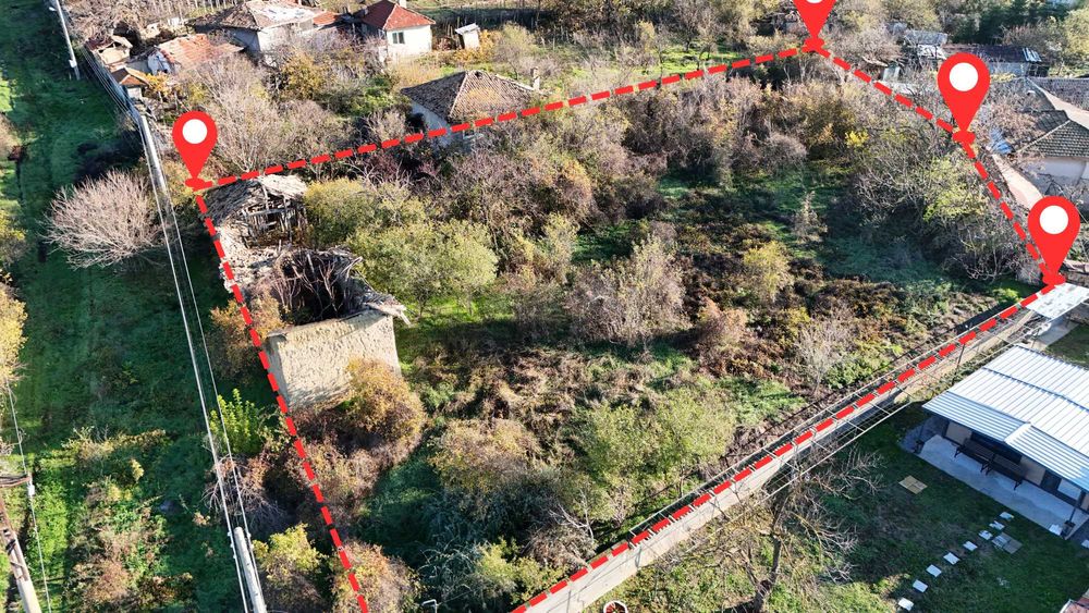 Дворно място с стара къща в с. Кюлевча 1971кв.м.