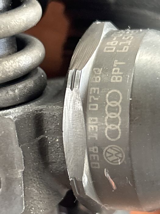 Injectoare vw passat b6 ,golf 5 motor 2.0 tdi BMM 038130073BQ