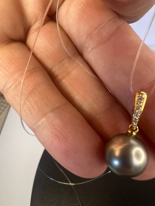 Pandantiv de colecție din aur cu perlă neagra de Tahiti si diamante