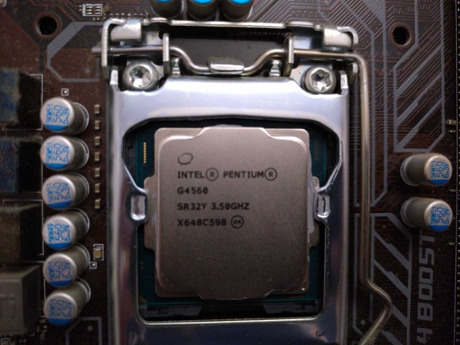 Дънна платка MSI B250M PRO-VDH с Intel Pentium G4560 и box cooler