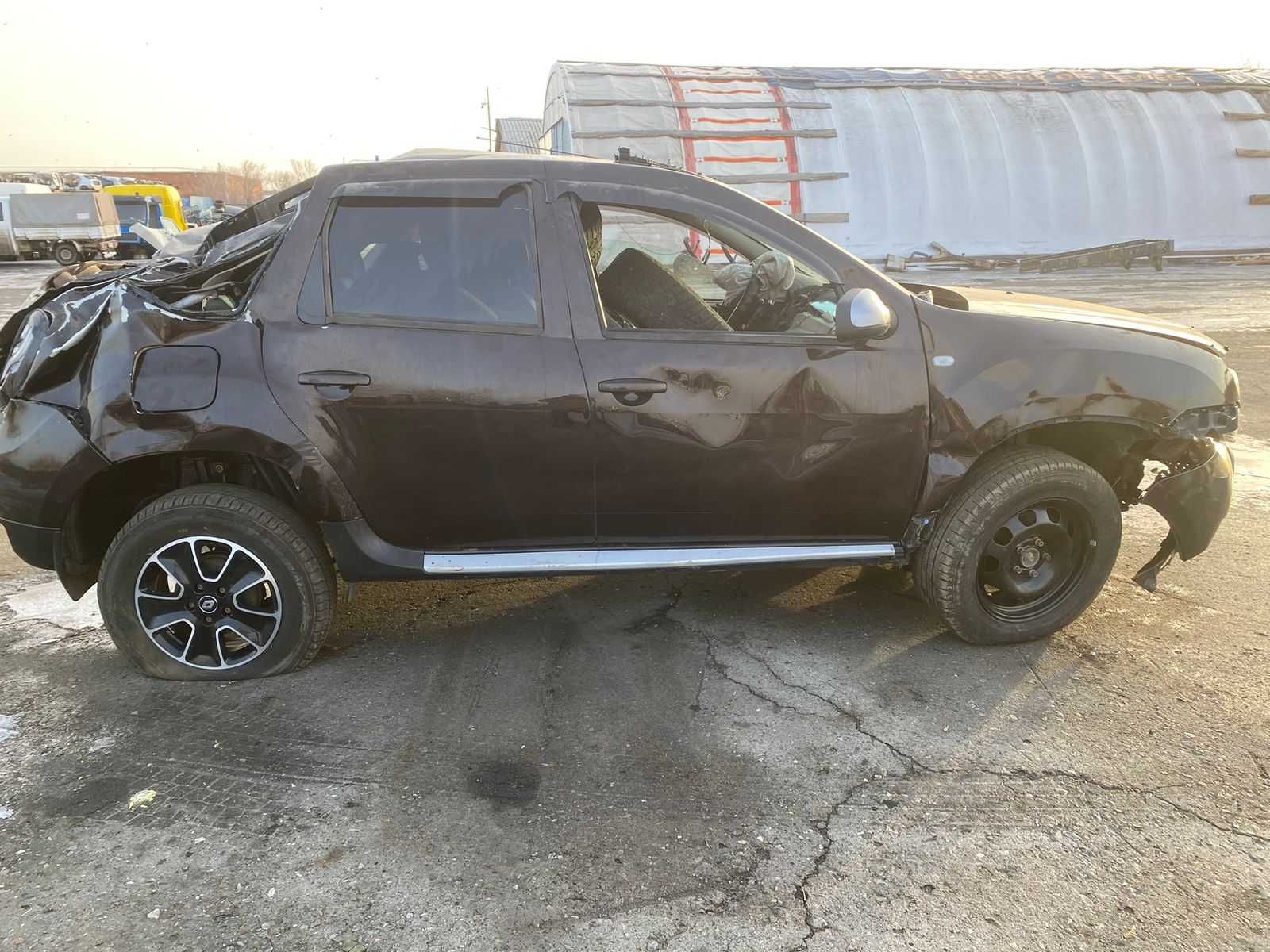 Renault Duster 2.0 4WD АКПП Рено Дастер 2016 год