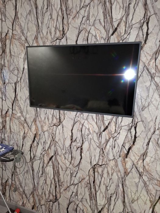 Продаётся ТВ SAMSUNG smart 49