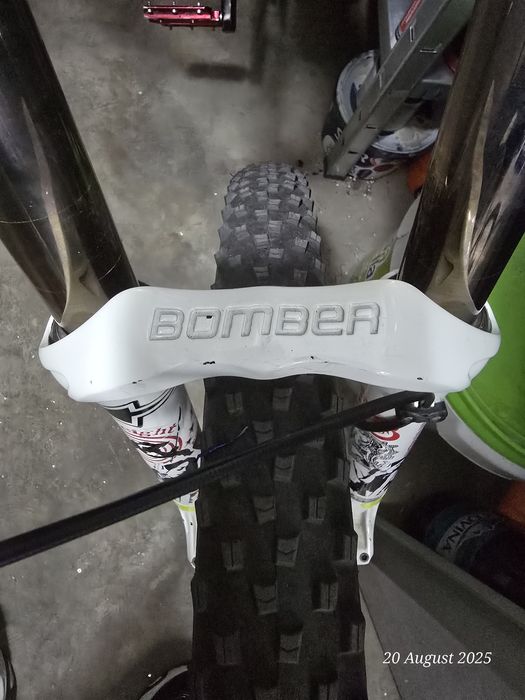 "Bicicletă Giant Glory DH, mărime adult, foarte bine întreținută