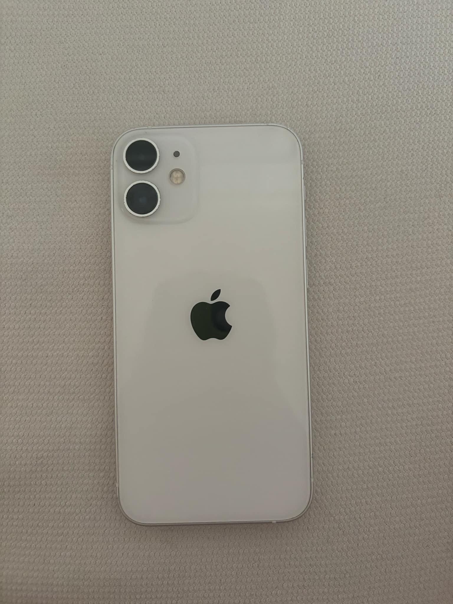 Продавам Iphone 12 mini