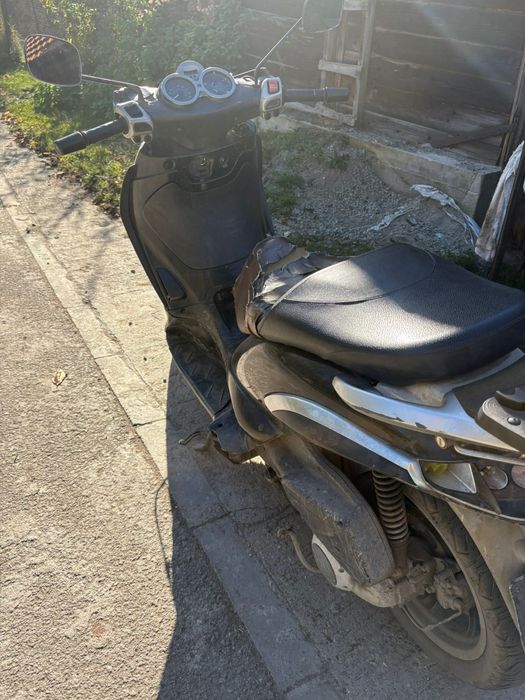 Vând scuter Piaggio