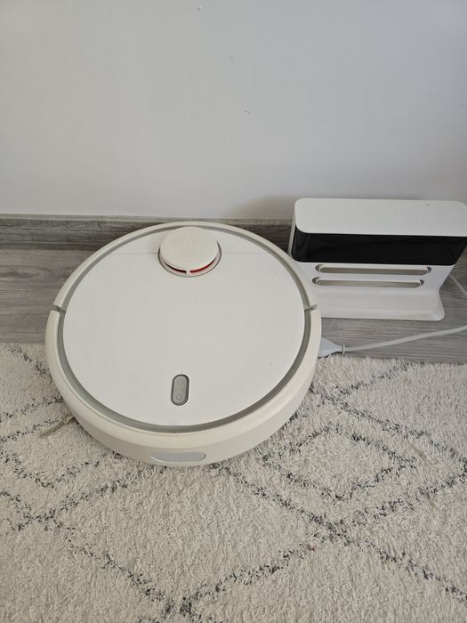 Vând aspirator robot Xiaomi