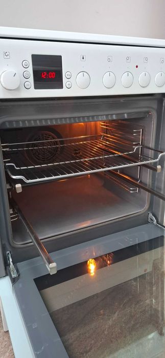 Свободно стояща печка Bosch - 4 котлона - Гаранция