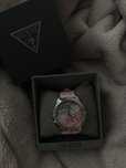 Часовник Guess с кристали Swarovski