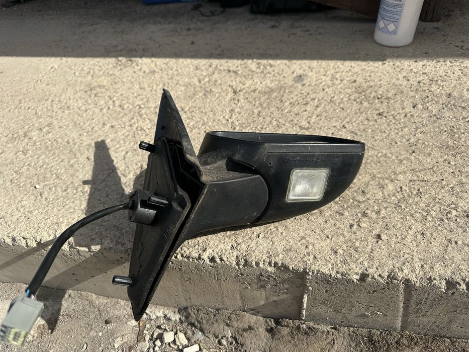 Огледало дясно за Форд Мондео МК3 със подсветка!