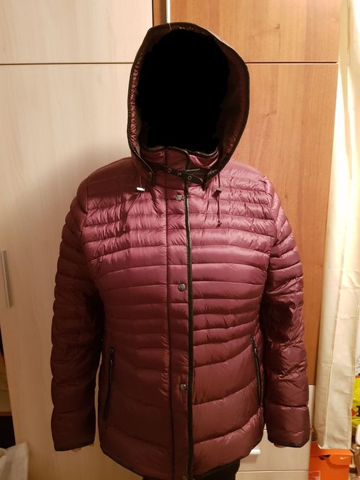 Geaca subtire grena umplutura naturala marimea 44-46, ca noua