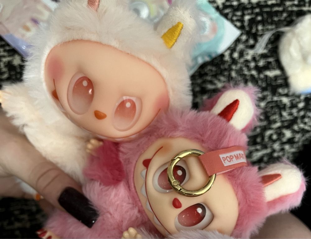 Продам игрушку подвеску лабубу