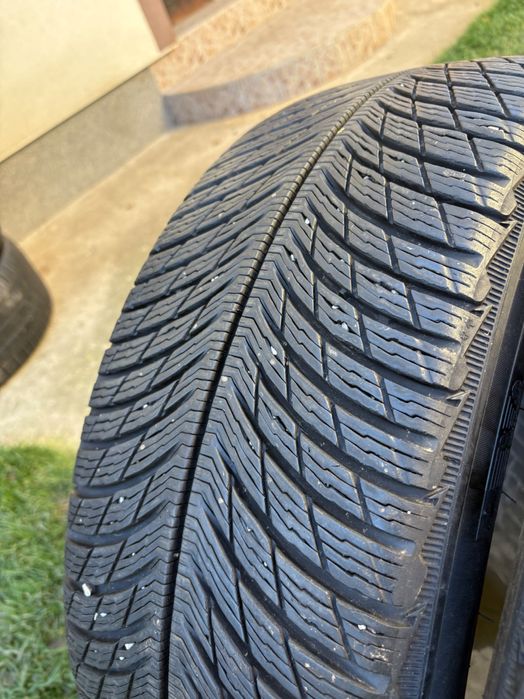 Продавам зимни гуми Michelin Alpin 5 235/50 19”