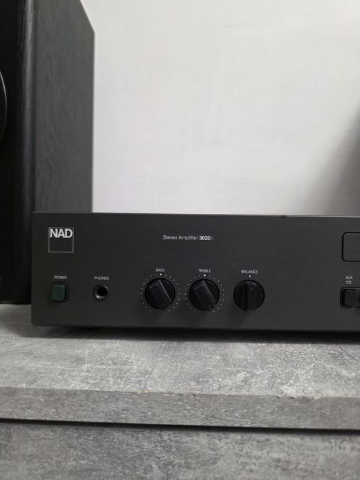 Amplificator NAD 3020i în stare perfectă ( ca nou)