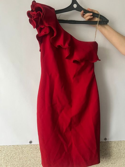 Продам нарядные платья