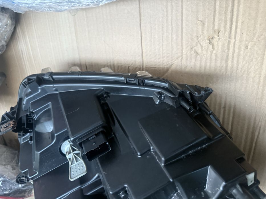 Vand far stanga Dacia Duster Hjd -2018/2021