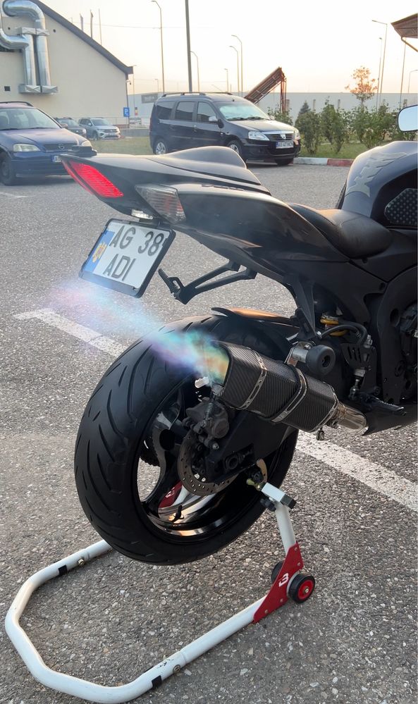 Vând Suzuki GSX-R K7