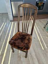 Елегантен дървен стол