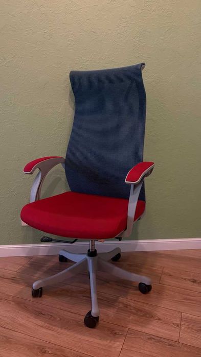 Компьютерное кресло