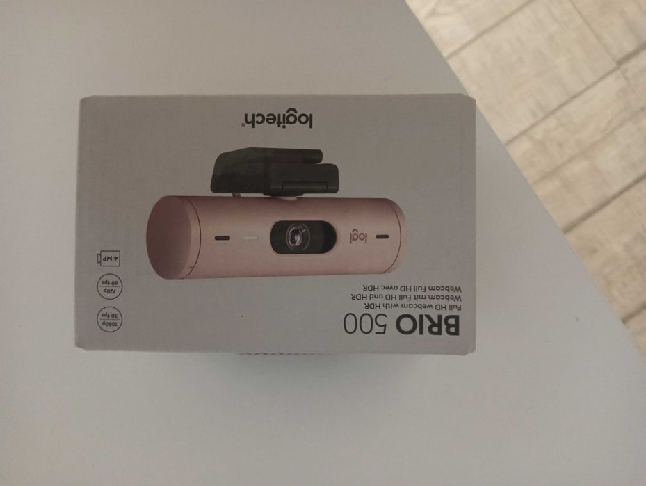Vând webcam Logitech brio 500 pink NOUA SIGILATA