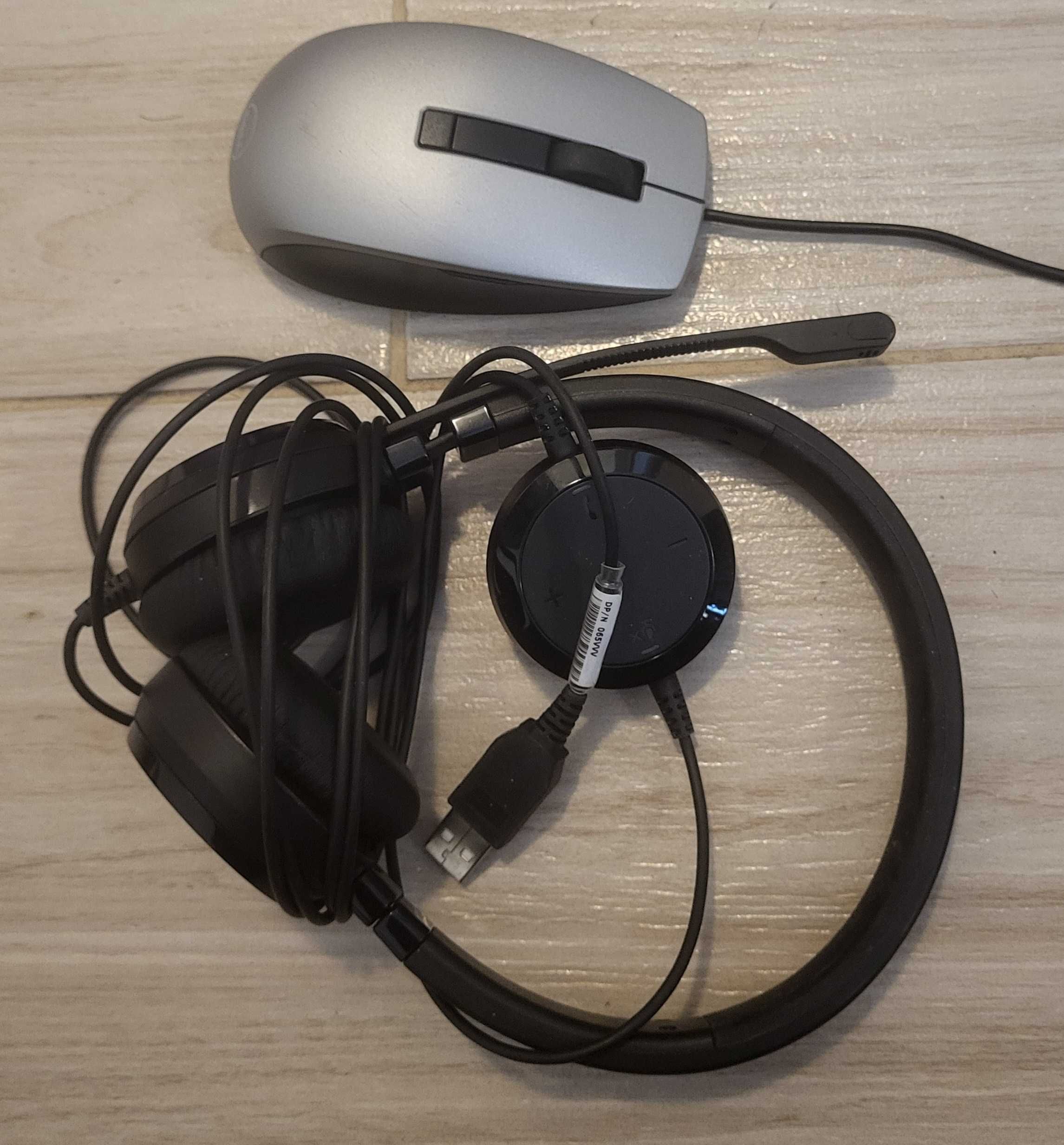 Лаптоп Dell Inspiron 15 + Мишка и Слушалки с микрофон Dell