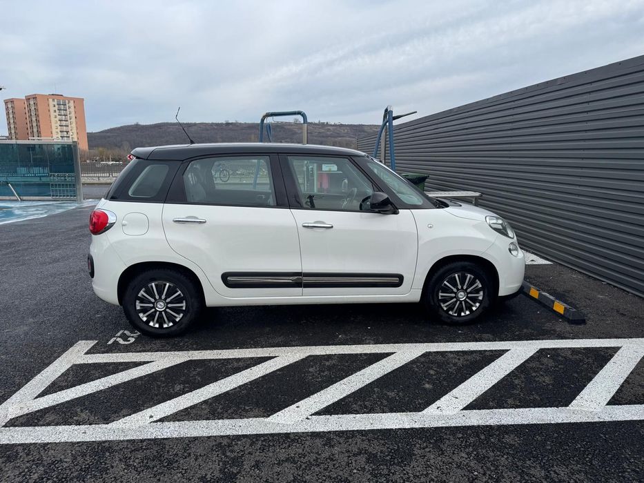 Vand Fiat 500L an 2014  motor 1.3 motorina 233583 de km