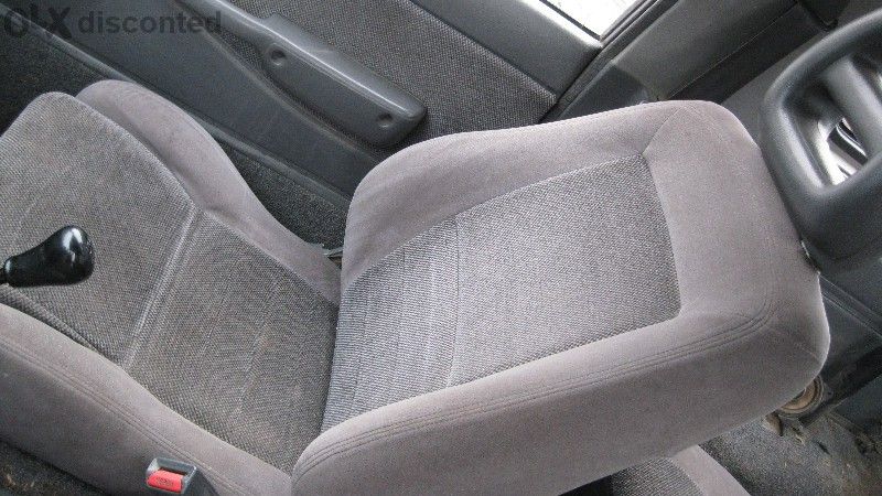 Продавам предни/задни седалки за Дайхатсу Фероза Daihatsu Feroza