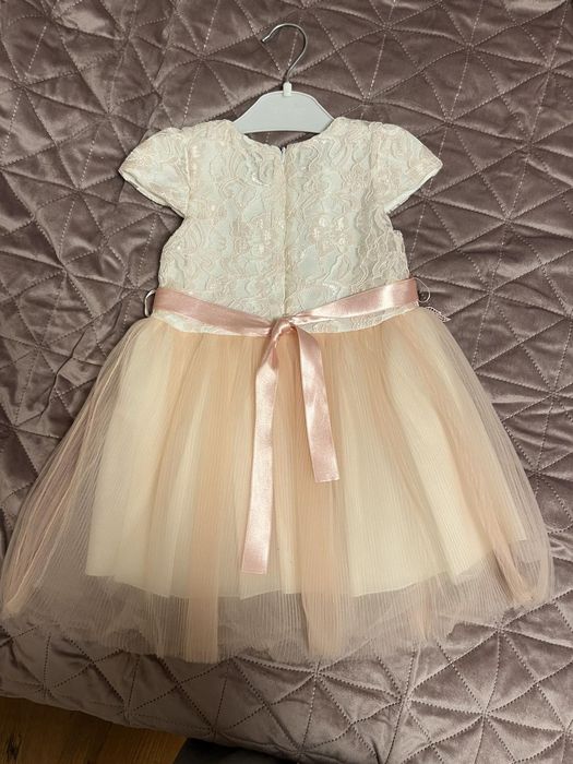 Нежна детска рокличка