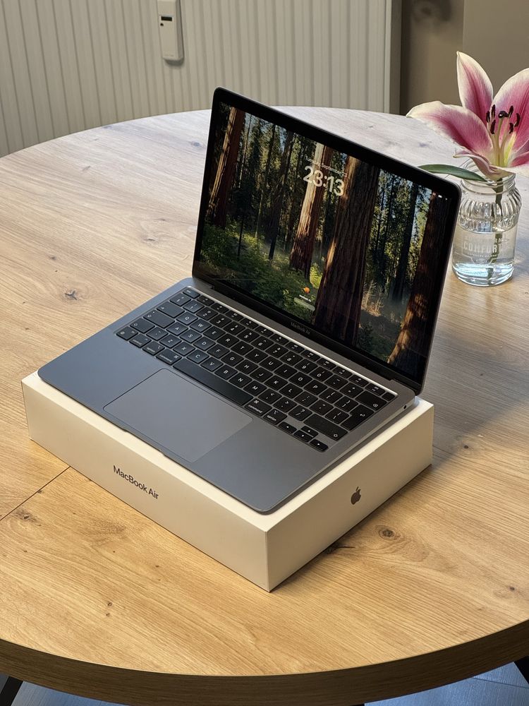 Macbook Air M1 - 16 GB - перфектен