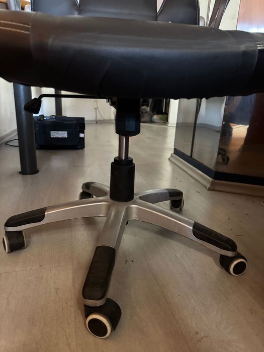 Геймърски стол кожен