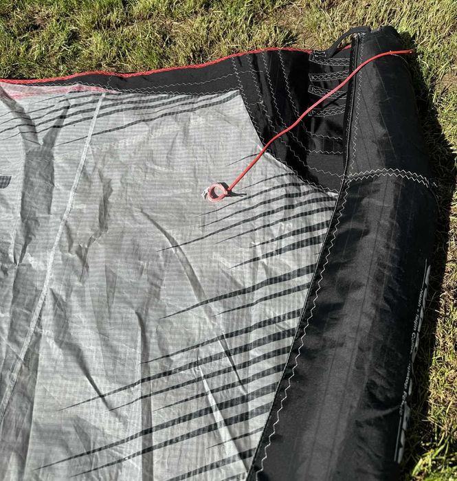 Кайт Naish Pivot 2024 LE 12m + бар Torque 2 - Като нови!