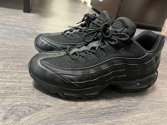 Мъжки спортни обувки Nike Air Max 95 Essential. Неразличими от нови.