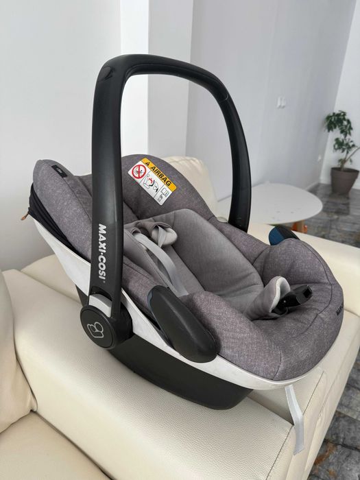 Scoica bebe Maxi Cosi plus baza isofix scaun auto perfecte