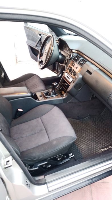 Mercedes benz w210