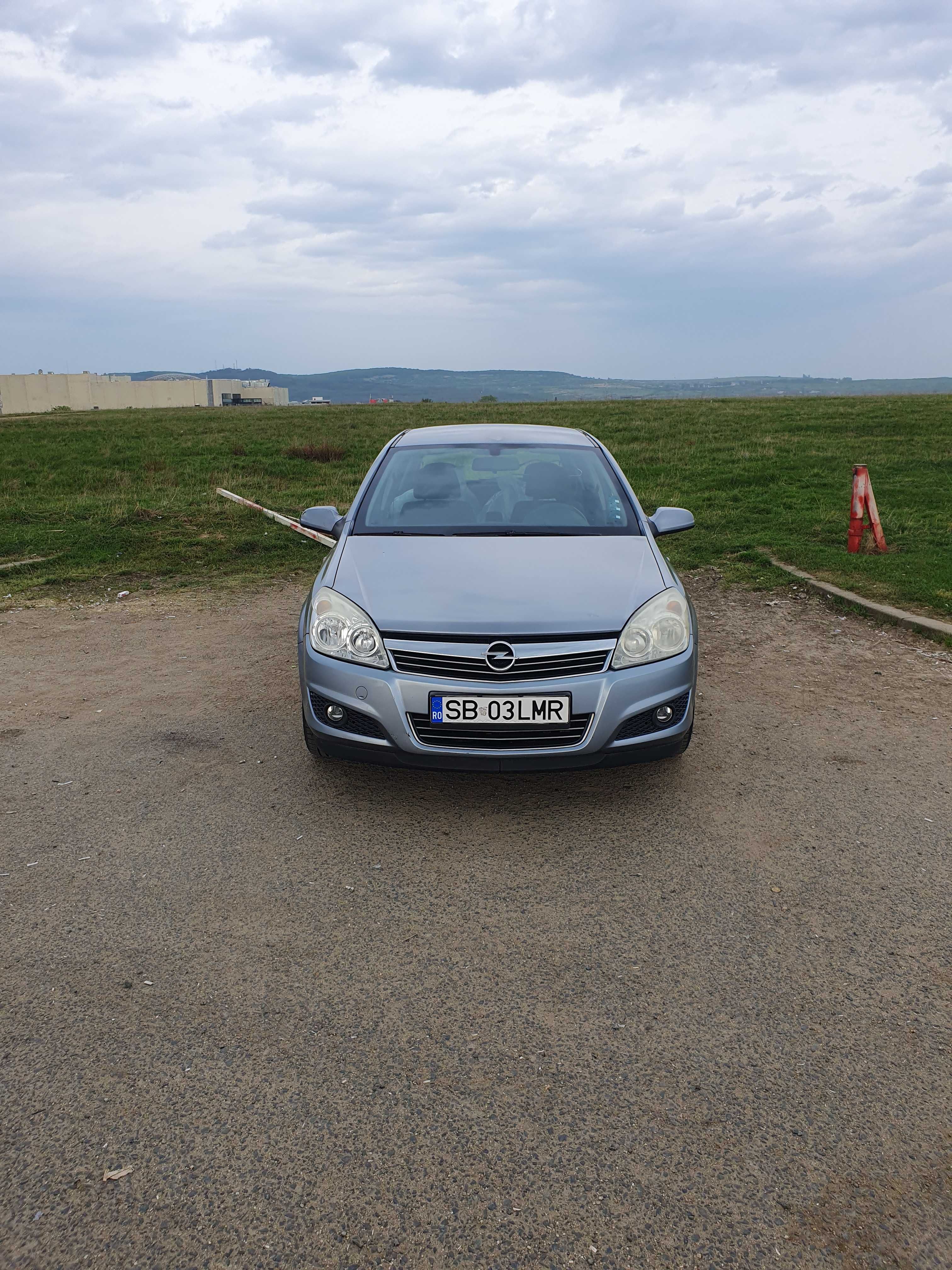 Opel Astra H, anul 2008 Enjoy, motor 1.4 benzina, 110.073 Km