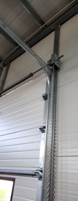 Usi de garaj/ usi secționale/ usa tip rulou / porți de garaj/ usi