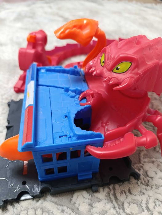 Игровой набор Hot Wheels "Атака Скорпиона"