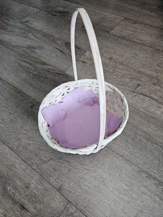 Продам корзину. Белая.