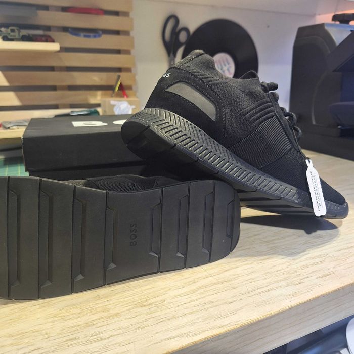 НОВИ маратонки Boss